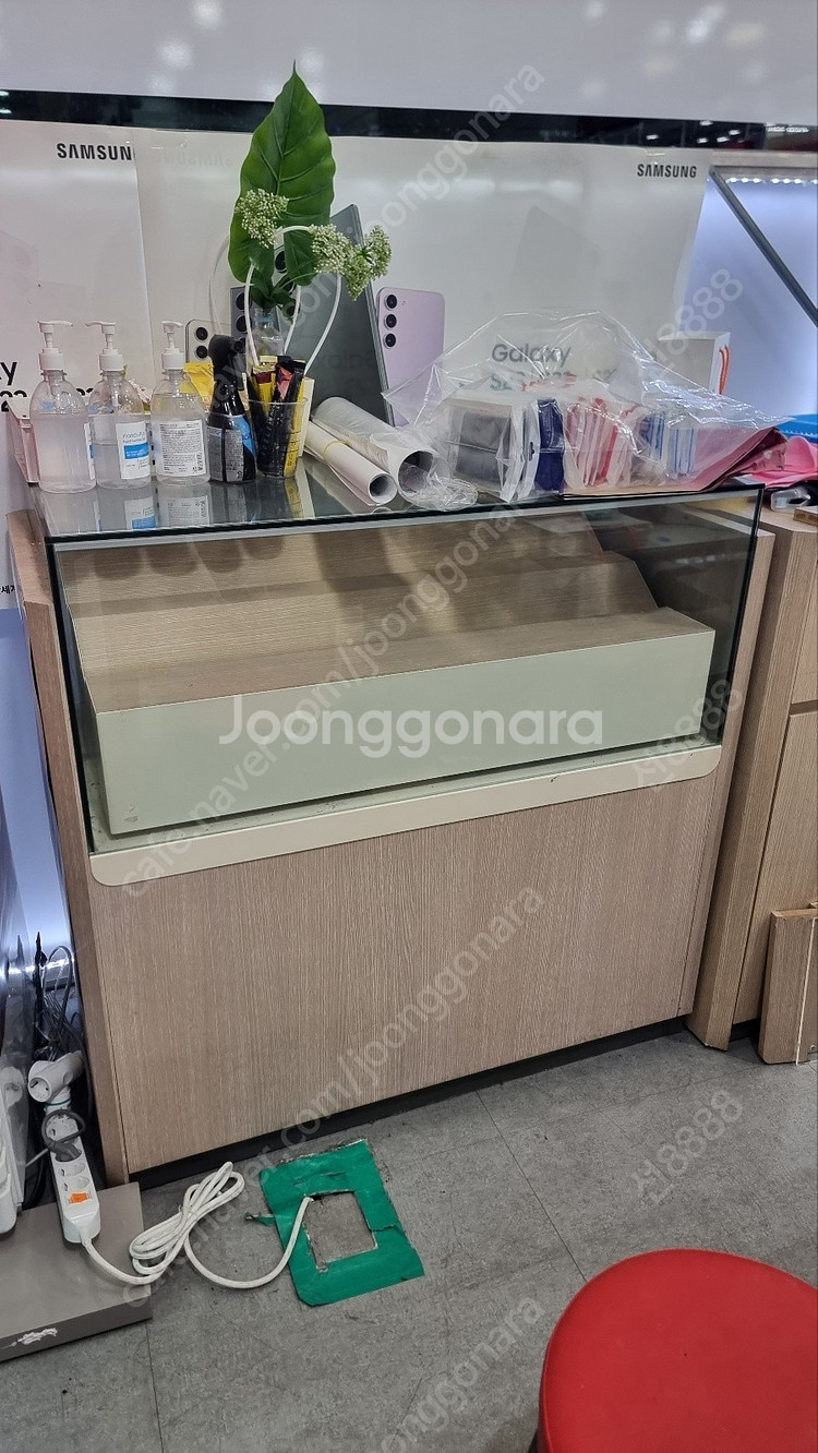 SK 대리점 핸드폰 진열장 ​ 천호동--1