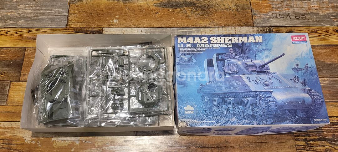 아카데미프라모델 1/35 M4A2 SHERMAN 팝니다--4