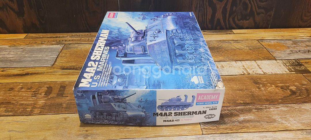 아카데미프라모델 1/35 M4A2 SHERMAN 팝니다--2
