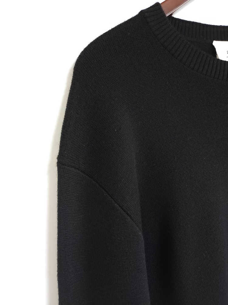 XXL 아미 블랙 스몰 하트자수 울 니트 이미지