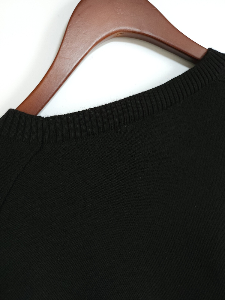 XXL 아미 블랙 스몰 하트자수 울 니트 이미지