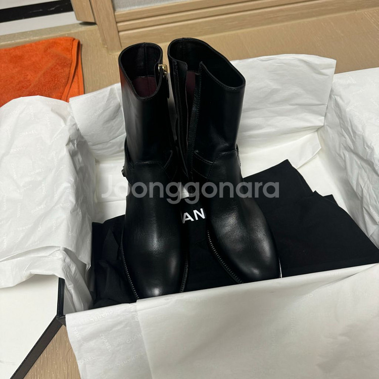 샤넬 백로고 부츠 샤넬 G39170 백로고 체인 부츠--4