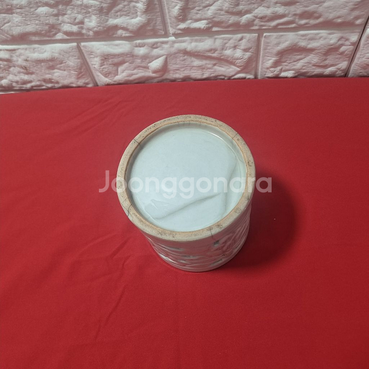 백자 연화문 필통--2