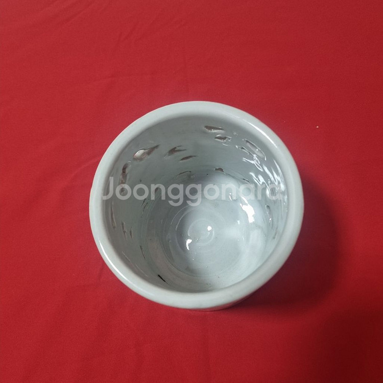 백자 연화문 필통--1