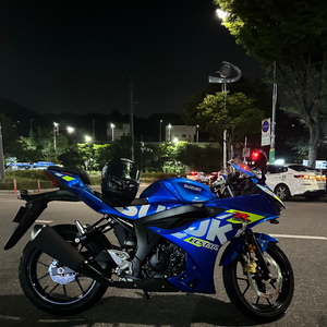 스즈키 gsxr125 23년식 5400키로대 급매입니다