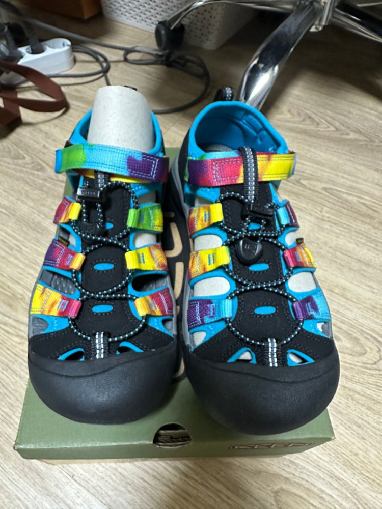 새상품) 255 KEEN 뉴포트 샌들 박스새상품--2