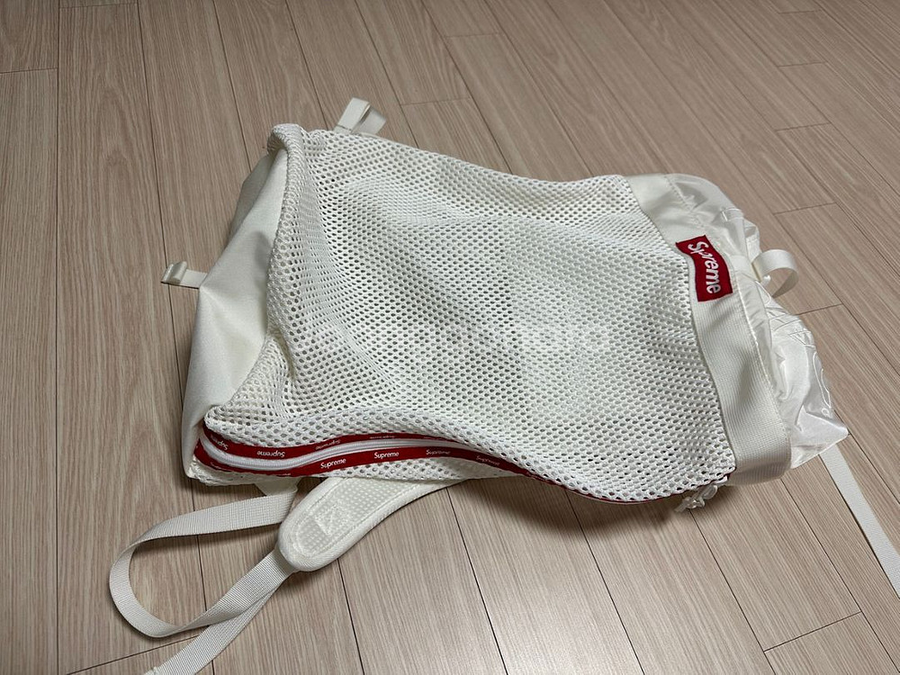 슈프림 메쉬 백팩 화이트 23ss--1