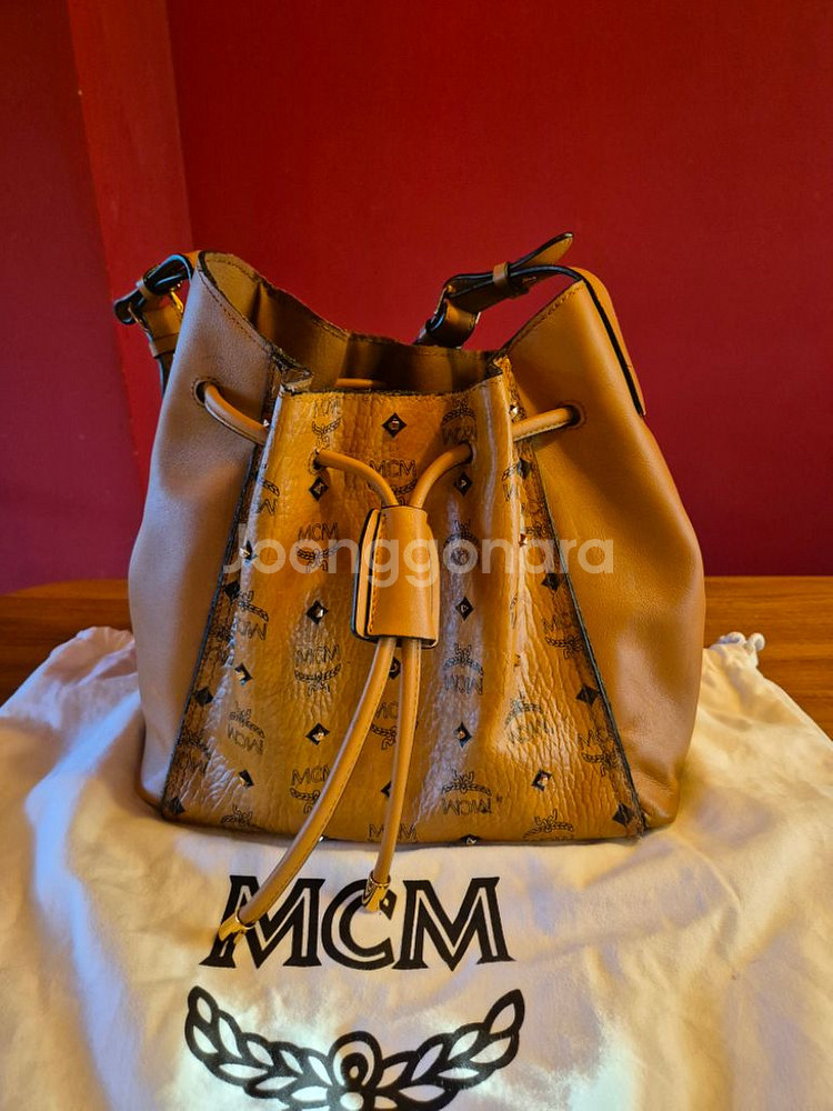 MCM 정품가방 ㅡ거의새거--1
