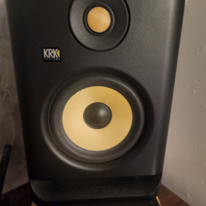 krk rokit5 g4