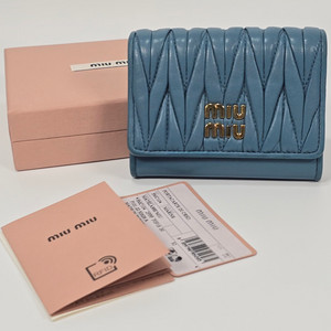 미우미우 마틀라세 카드지갑