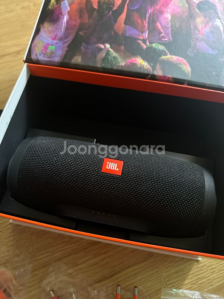 JBL CHARGE3 블루투스 스피커 팝니다.--1