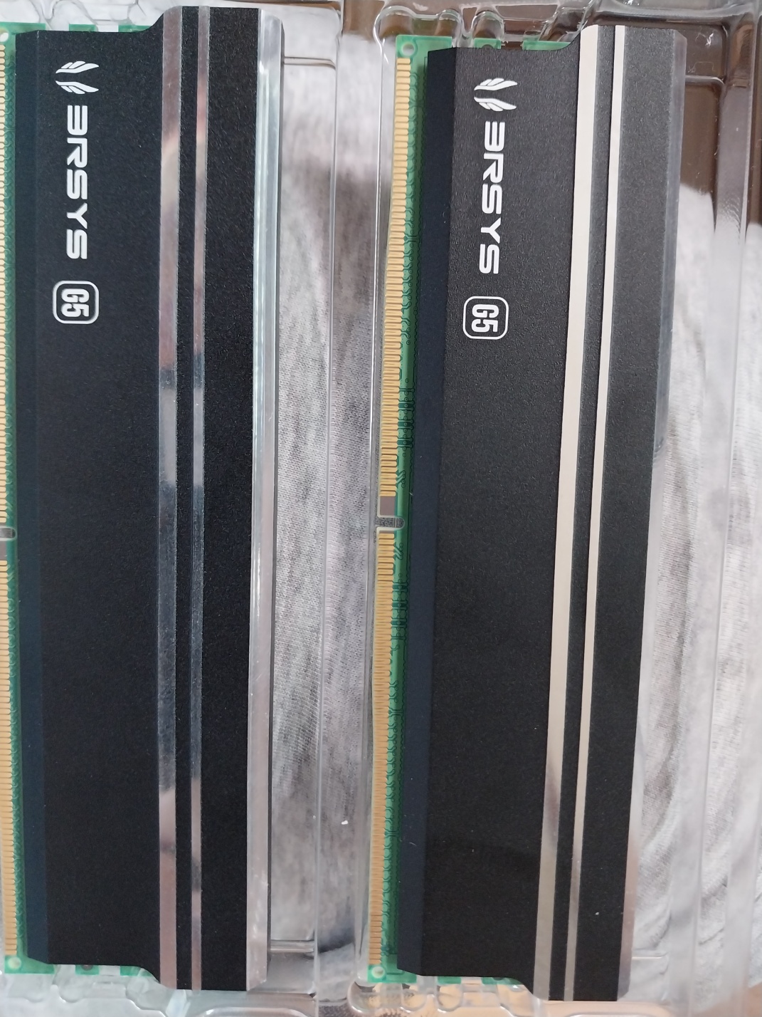 삼성 DDR5-4800 16G X2 메모리 팝니다.