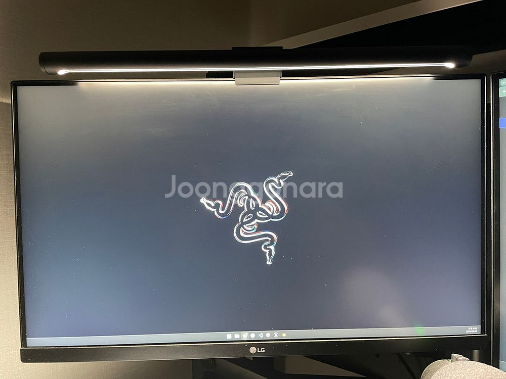 LG 24QP500 24인치 사무용 모니터 팝니다.--0