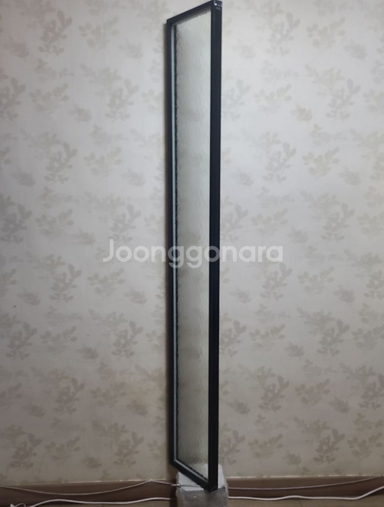 중고 칸막이용 엠보싱 불투명유리 샤시 직건래만가능--1