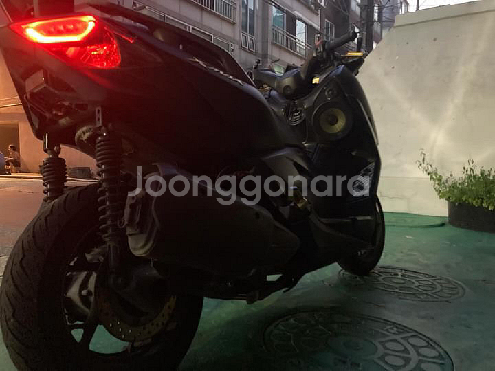 Xmax300 오디오 묻따 차량 팔아요--4