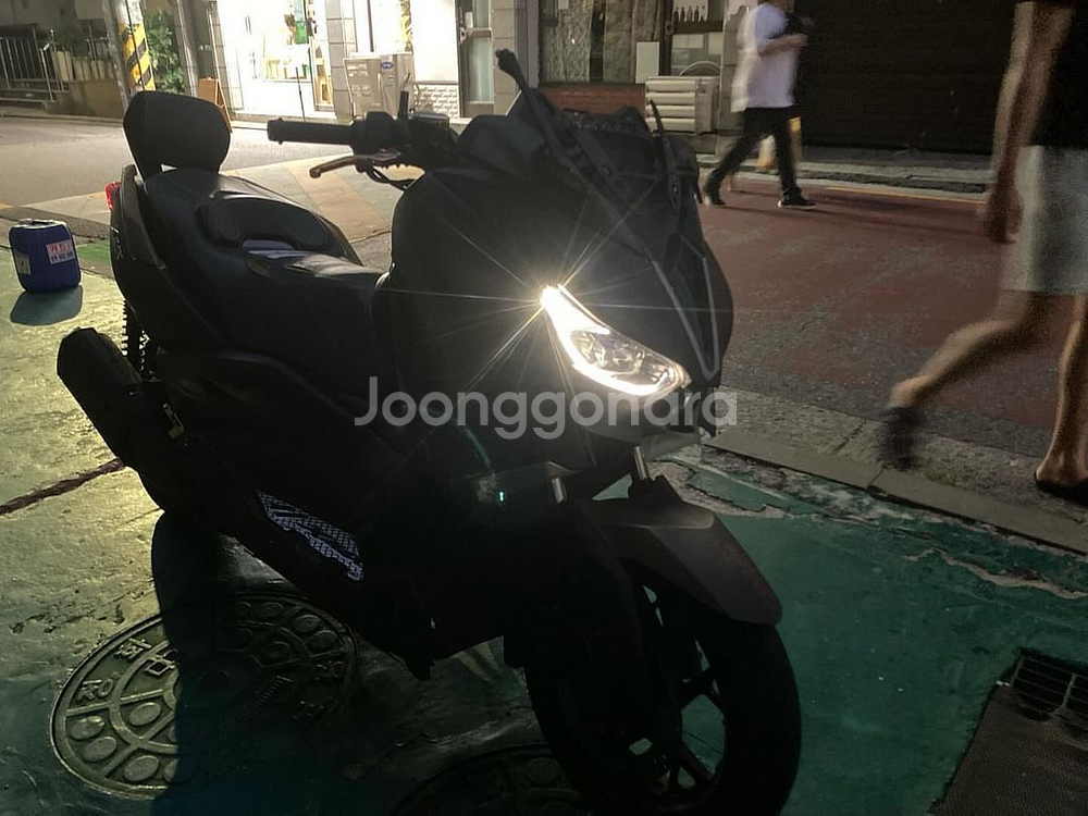 Xmax300 오디오 묻따 차량 팔아요--6