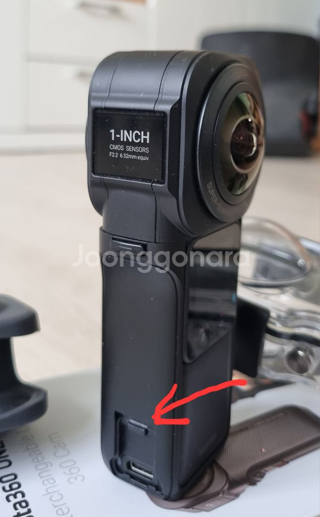 인스타360 1인치 360도 카메라--2