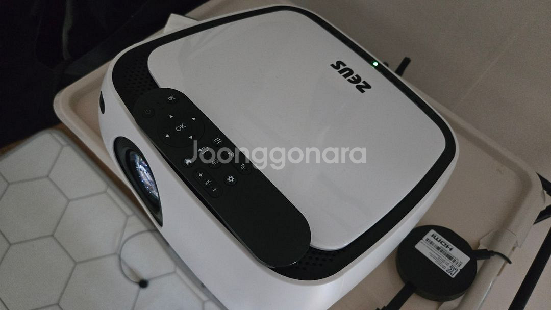 하이스펙 빔프로젝터 제우스 L1200 팝니다--3