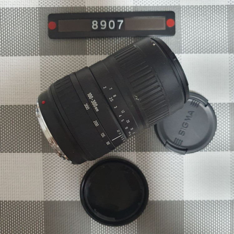 미놀타 AF 마운트 시그마 줌 100-300mm 줌렌즈 이미지