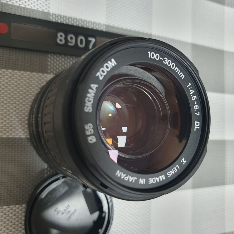 미놀타 AF 마운트 시그마 줌 100-300mm 줌렌즈 이미지