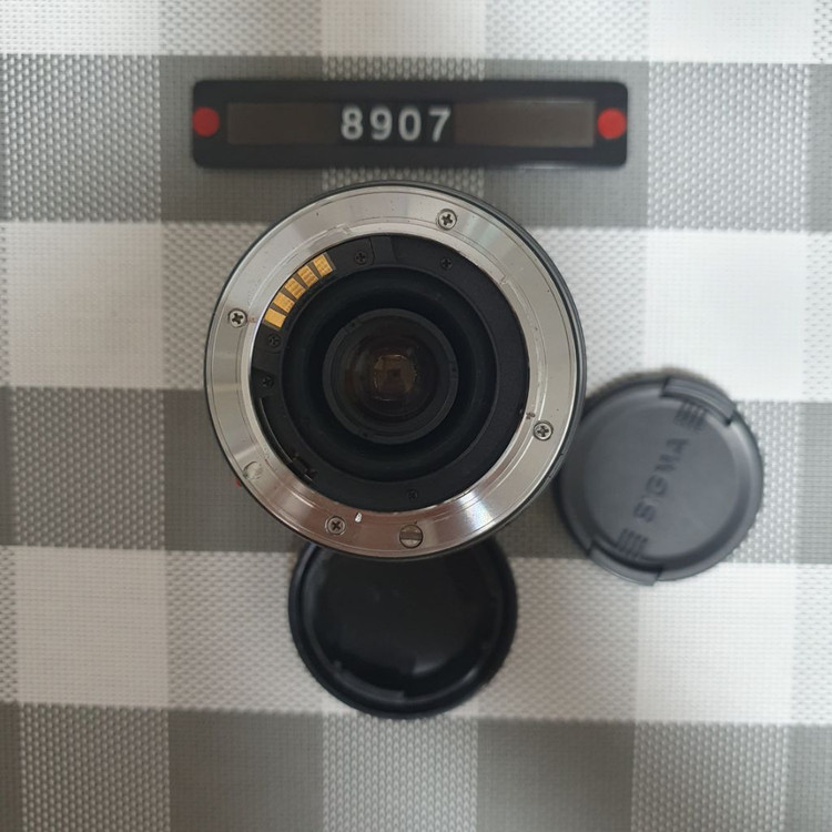 미놀타 AF 마운트 시그마 줌 100-300mm 줌렌즈 이미지