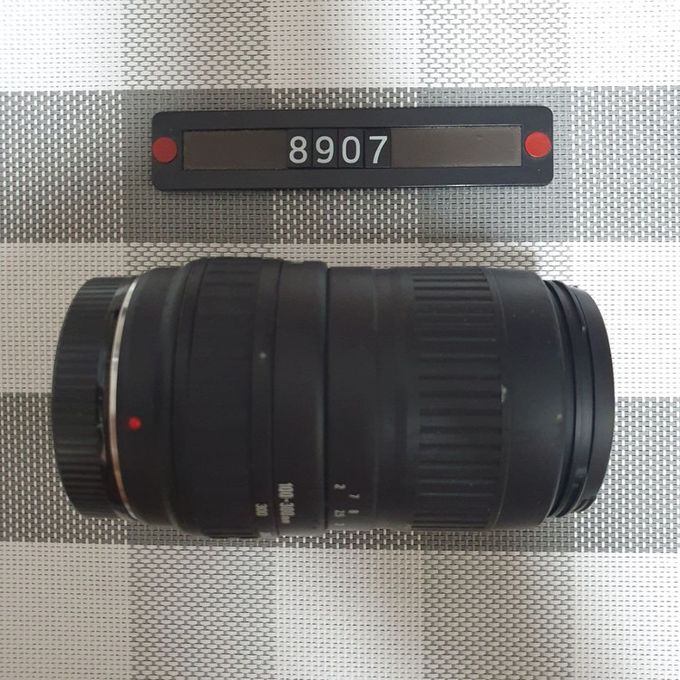 미놀타 AF 마운트 시그마 줌 100-300mm 줌렌즈 이미지