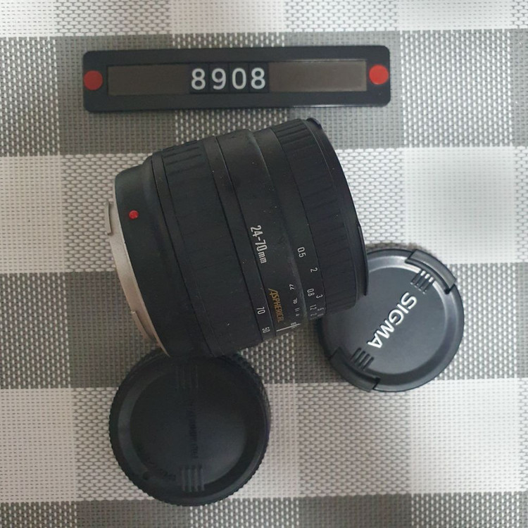 미놀타 AF 마운트 시그마 줌 24-70mm 줌렌즈 이미지
