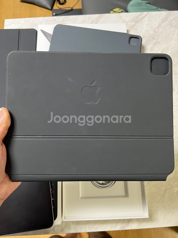 아이패드 프로 11인치 256gb + 매직키보드 새거--6