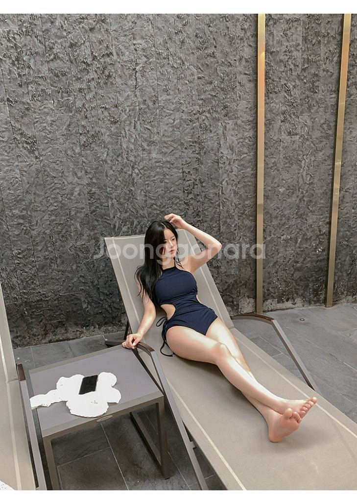 미개봉)홀터넥 트임 끈 모노키니 비키니 블랙 수영복--3