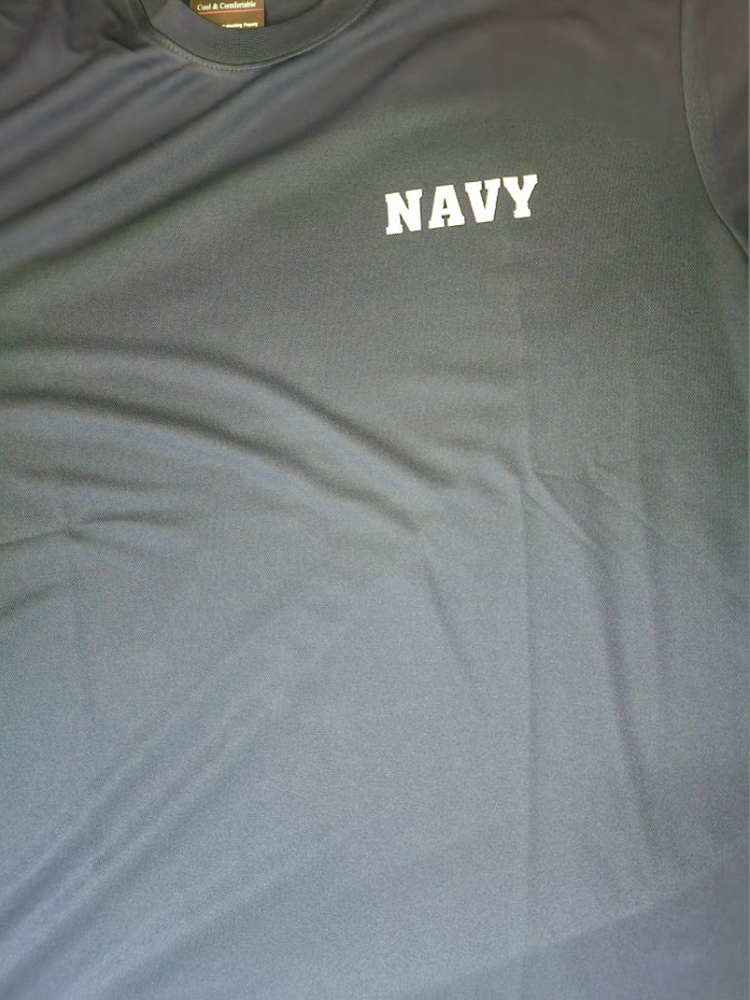 뉴진스 로카티(해군) 반팔티 L 팝니다 이미지