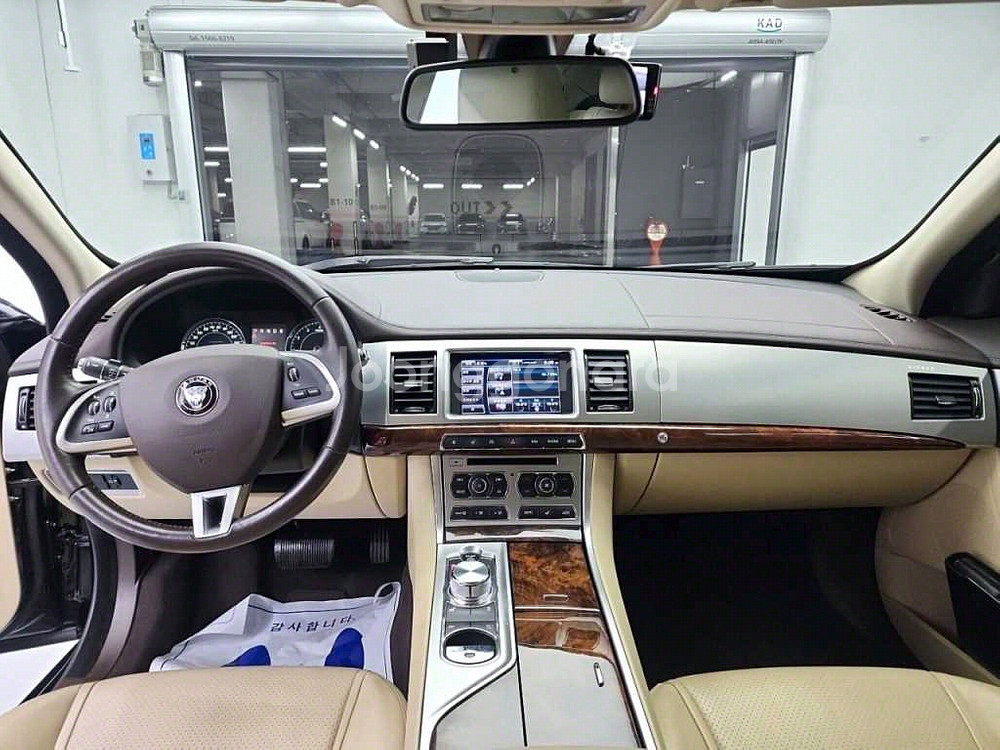 @15년식 XF 3.0 V6 SC AWD 프리미엄 전--6