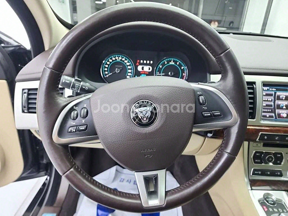 @15년식 XF 3.0 V6 SC AWD 프리미엄 전--8
