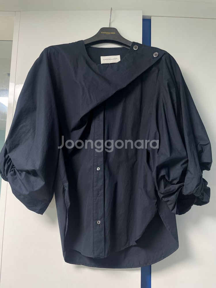 킨더살몬 트위스트 블라우스--2