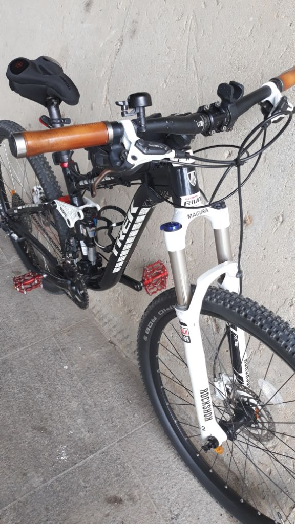 TREK Fuel EX8 풀샥 알루미늄 자전거 이미지