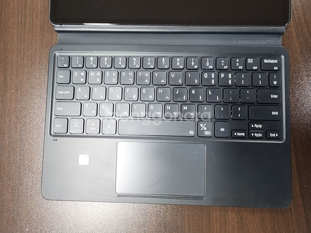 갤럭시 탭 s8 256g 와이파이 + 정품키보드 포함--1