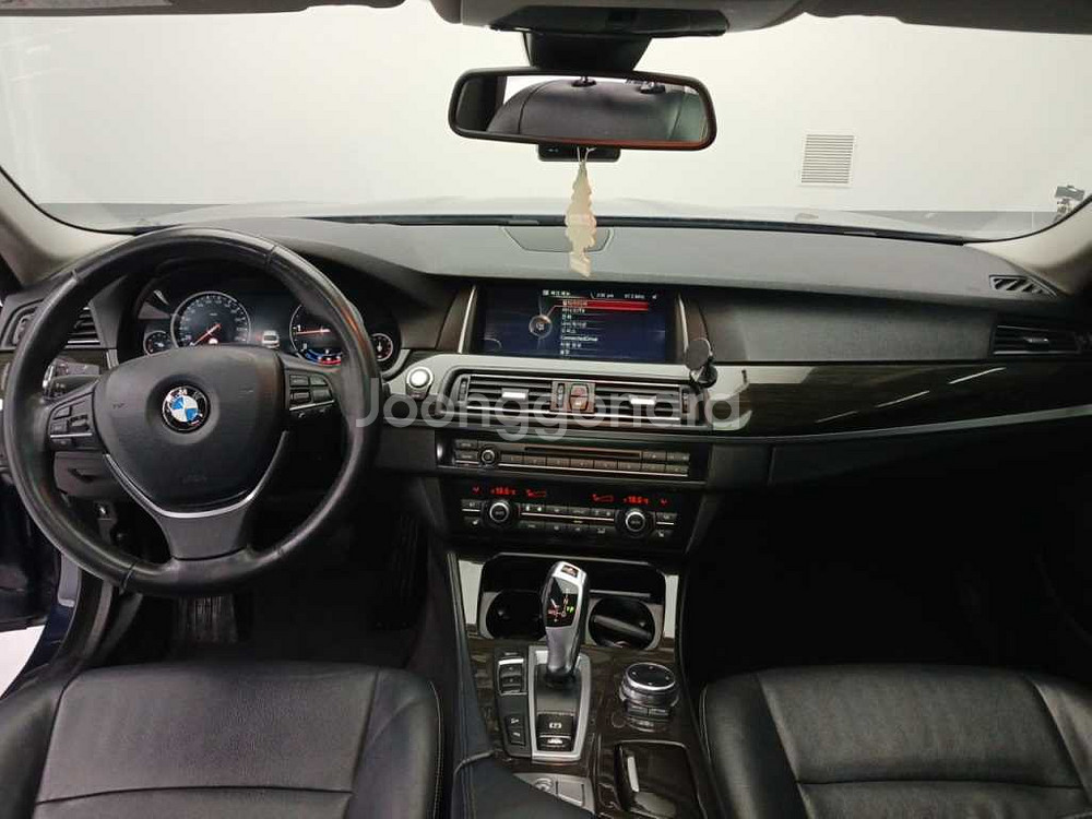@13년식 5시리즈(6세대) 520d xDrive 럭--6