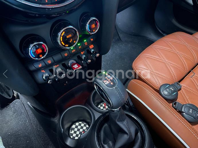 @19년식 MINI Cooper five-door 전--6