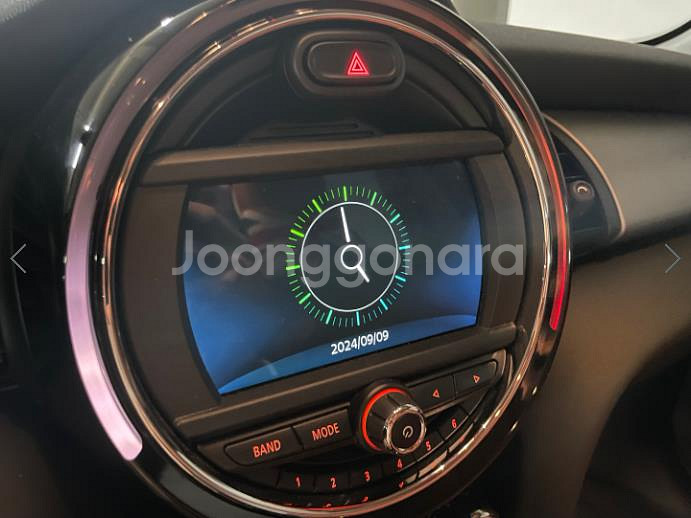 @19년식 MINI Cooper five-door 전--8