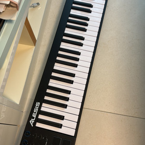 Alesis 알레시스 v61