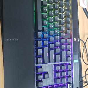 커세어 k70 RGB PRO 104키배열 청축 팝니다