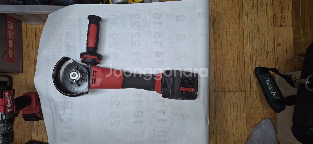 밀워키 충전그라인더 M18 FSAG100X 배터리포함--1