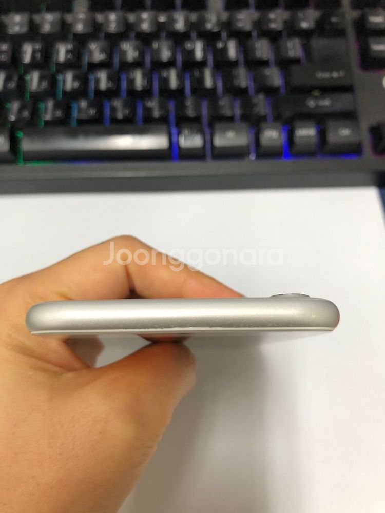 아이폰7 실버 AA급 128GB 배터리성능100%--3