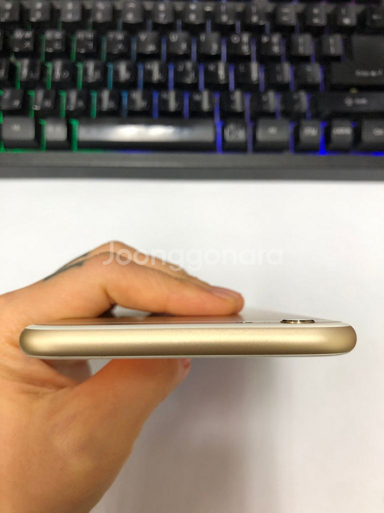 아이폰6S플러스 골드 특SSS급 64GB 배터리100%--3