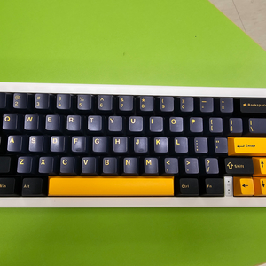 GMK67 커스텀 키보드 팝니다