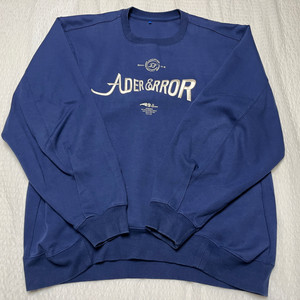 아더에러 Verif logo sweatshirt 맨투맨