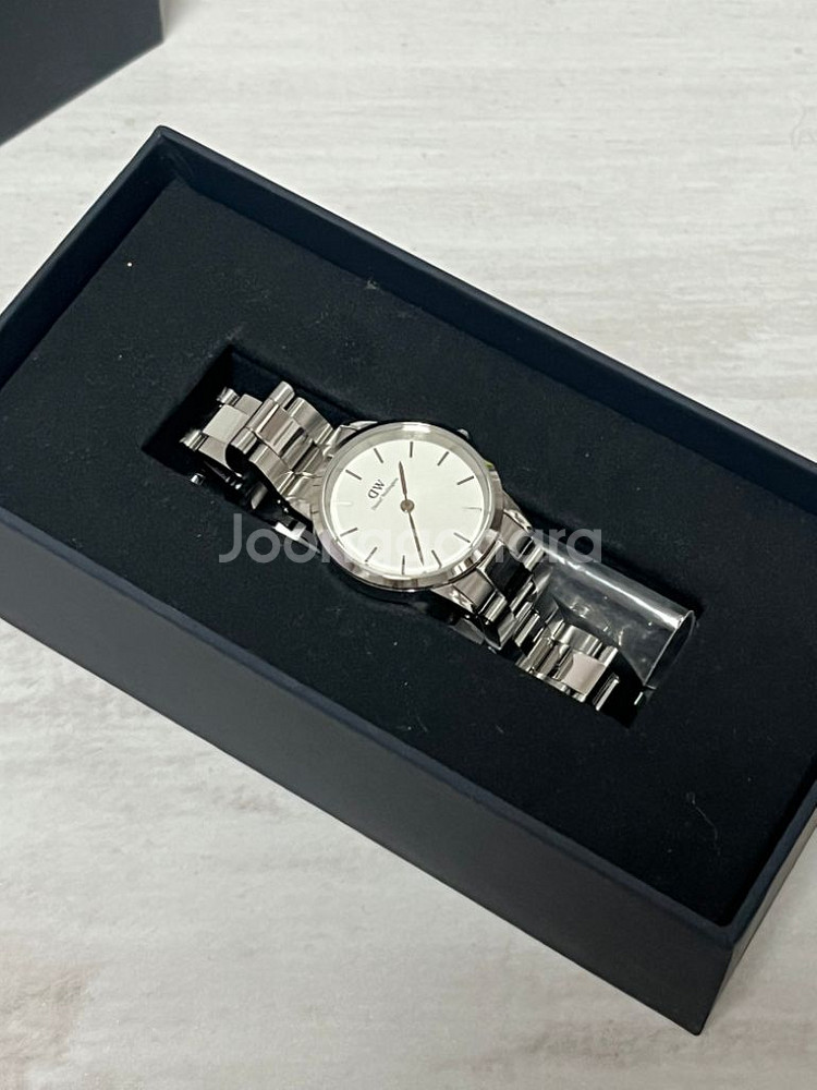 다니엘 웰링턴 ICONIC LINK 28mm 메탈시계--2