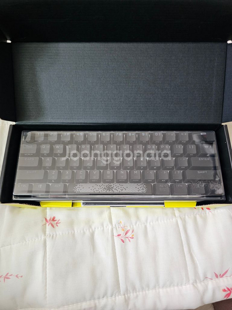 커세어 K65 RGB mini 저소음적축 판매합니다!--1