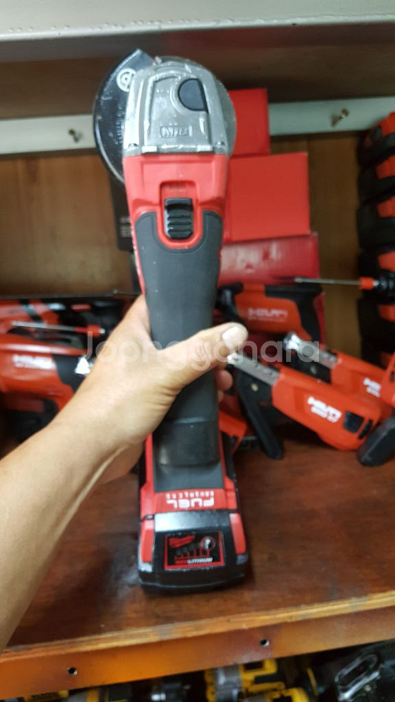밀워키충전그라인더 M18 FSAG 100X 배터리포함--2