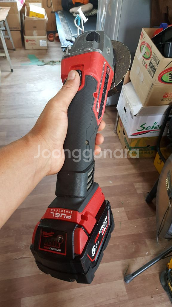 밀워키충전그라인더 M18 FSAG 100X 배터리포함--4