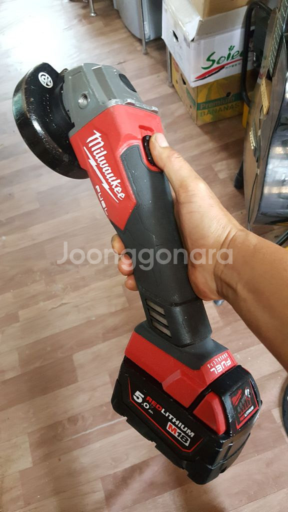 밀워키충전그라인더 M18 FSAG 100X 배터리포함--5